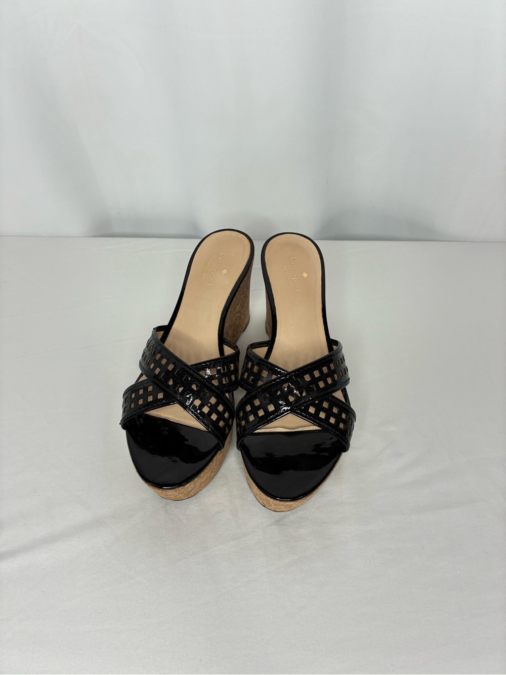 Kate Spade NY Black Patent Cork Wedge Slide Sandals Laser Cut Womens 8.5M